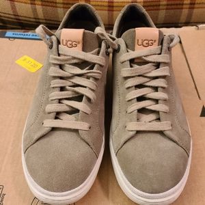 UGG men's sneaker size 8.5 Olive/Tan